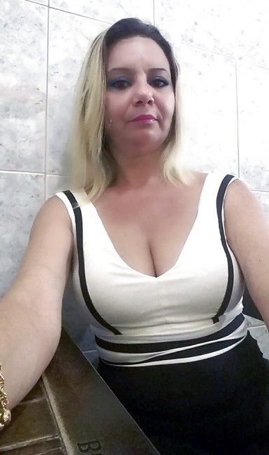 salope leche le sol a l'hotel sex amateur